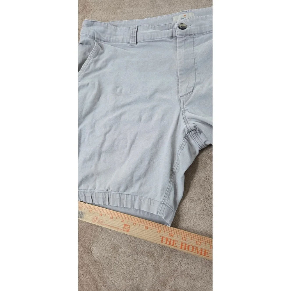 Marine Layer shorts Mens size 38 light blue Chino button pocket performance